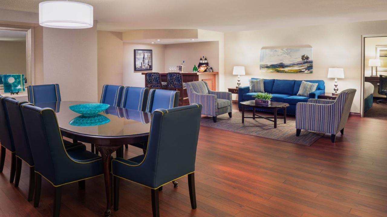 Holiday Inn Toronto - Yorkdale ภายนอก รูปภาพ